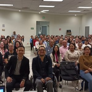 Auditorio lleno en Ciudad Juárez durante conferencia anticorrupción de la SESE